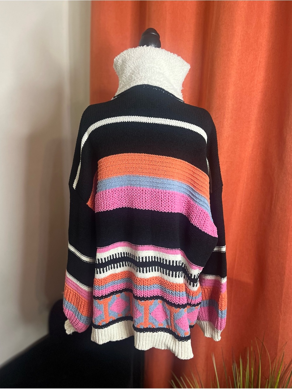 POL Cozy High-Neck Multicolor Patterned Puller - Picture 6 of 6
